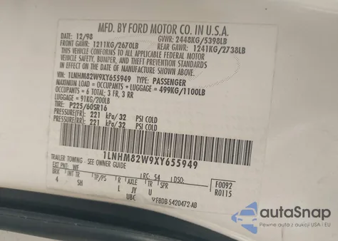 1999 Lincoln Town Car Signature z USA, uszkodzony, nr VIN 1LNHM82W9XY655949